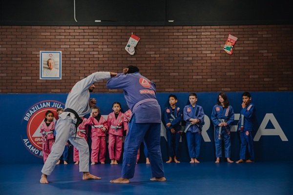 Deciding which one of the classes for parents works at Gracie Barra New Mexico | Phone: +1 505-515-4341 Deciding which one of the classes for parents works at Gracie Barra New Mexico | Phone: +1 505-515-4341