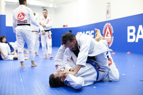 Practical escapes: Self-defense from the bottom position at Gracie Barra New Mexico | Phone: +1 505-515-4341