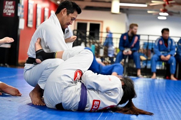 Gracie Barra New Mexico: What is the best martial arts class for beginners | Phone: +1 505-515-4341